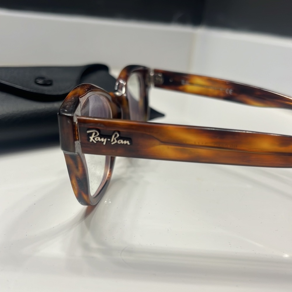 Ray Ban Eyeglasses in Great Condition - Picture 2 of 3